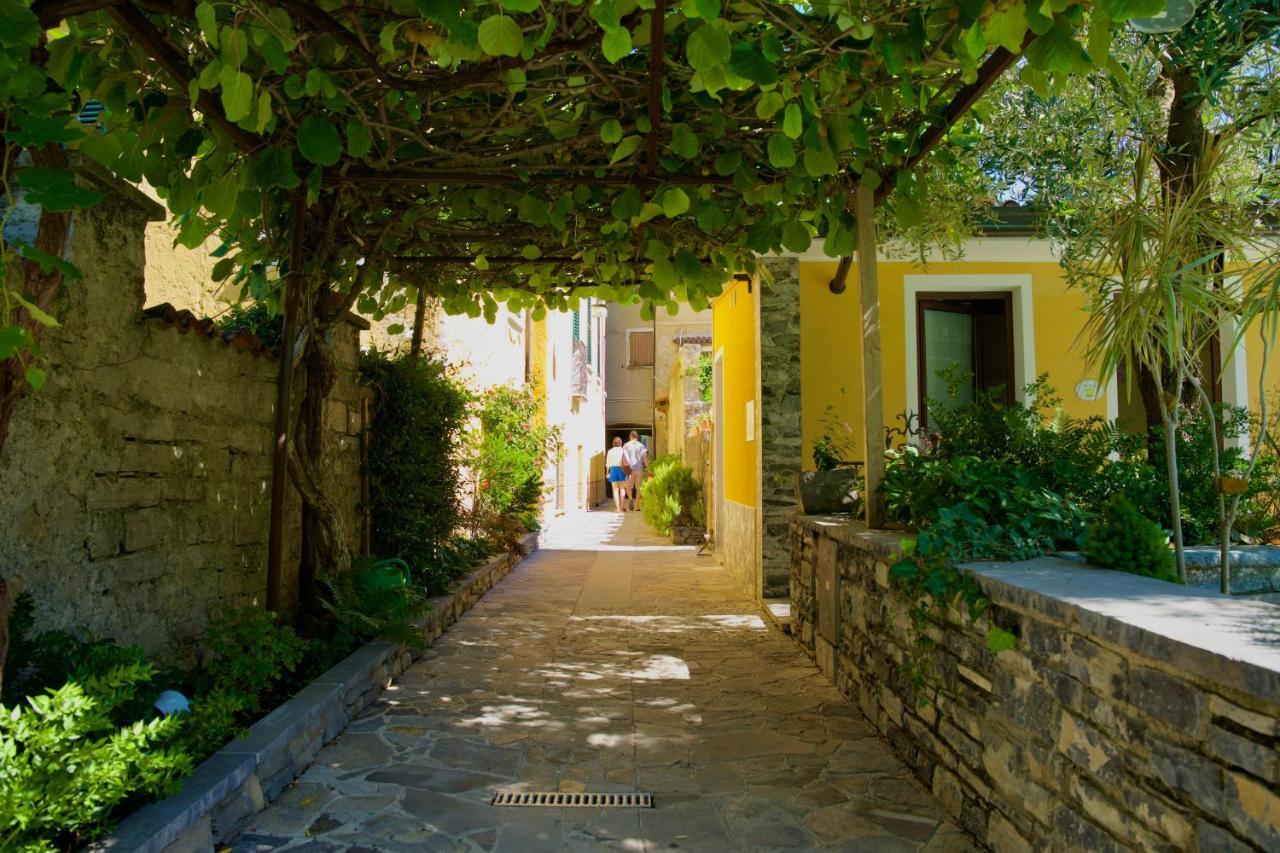 Hotel Diffuso Il Portichetto Vezio Perledo Buitenkant foto